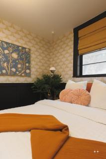 The Cat's Meow Apt1 Cozy historic Sunset Heights - 4