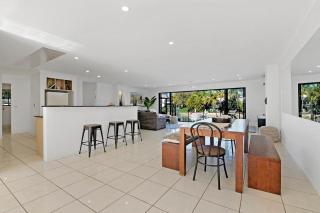Sandy Shores - Large Family Retreat - Gold Coast - 7