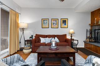 Condo At Wintergreen Walk To Slope, Pool Access - Wintergreen - 0