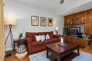 Condo At Wintergreen Walk To Slope, Pool Access - Wintergreen - 1