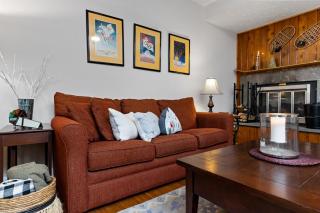 Condo At Wintergreen Walk To Slope, Pool Access - Wintergreen - 7