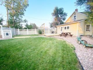 Dwntwn Custer Farmhouse On Main St With Hot Tub - 0
