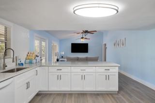 Gorgeous Ranch Style Pool Home on One Acre Lot - 6