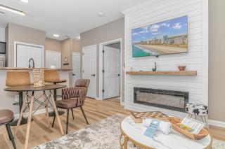 Completely Renovated Queen Suite with LED Fireplace! The Fairways 5E - 5
