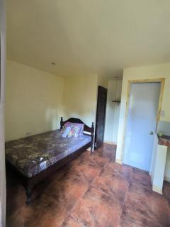 Toto's House Room Rental - 0