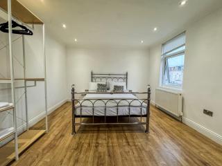 Stratford House - 6