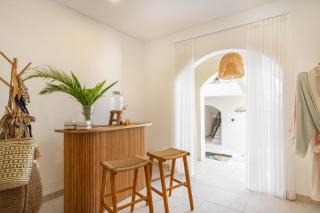 Azure Luxe Boutique Villa in Canggu-Pool Side 2 - Canggu - 6