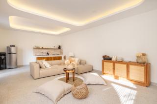 OriVista Luxe Boutique Villa in Canggu-Pool Side 2 - Canggu - 9