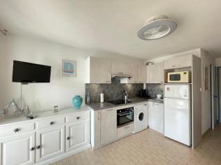 T2 avec loggia vitrée, terrasse, parking à Sète - FR-1-338-589 - Sète - 3