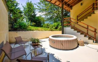 Tranquility At Pool - Solto Collina - 3