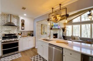 Lakeside Retreat on 10 Secluded Acres - Fairfield Bay - 5