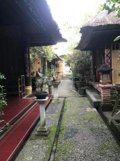 1BD guest house in family compound1, 15 minute walk to yoga barn - Ubud - 9