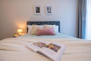 2BR apartment with view to city and river - 9