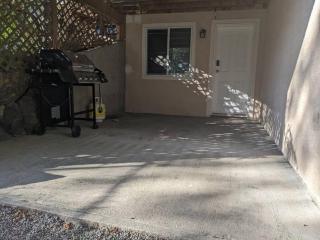 Charming 3 Bedroom Suite - Victoria - 1