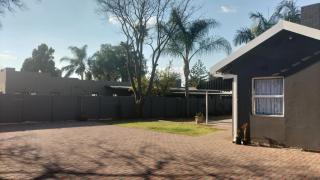 IN & OUt Overnight StayS - Newcastle - 9