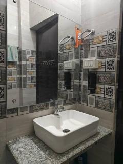 Raj Homestay Kashi - 2