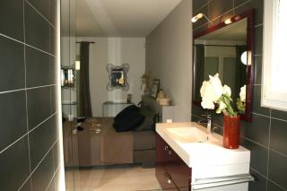 Cocon de Verdure avec piscine chambre lit king-size 2m - Lusignan-Petit - 2