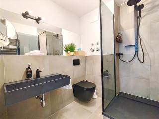 Design-Apartmenthaus für bis zu 12, modern, Dachterrasse, Grill, ruhige Lage, Disney plus, Wii, LAN und WLAN - Nuremberg - 5