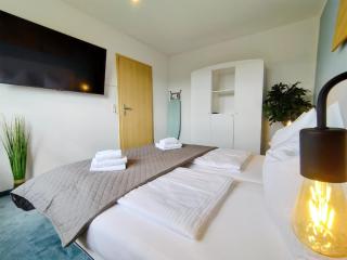 Seeblickapartment für bis zu 12, Nürnberg & Schwabach in 30-35 Minuten zu erreichen, Sauna, Arbeitsplatz, Dachterrasse & Grill - Spalt - 2