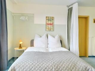 Seeblickapartment für bis zu 12, Nürnberg & Schwabach in 30-35 Minuten zu erreichen, Sauna, Arbeitsplatz, Dachterrasse & Grill - Spalt - 3