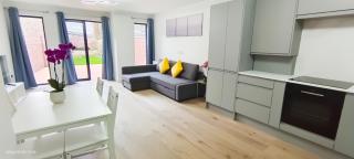 Spacious 2B2B Apartment with Garden - Londra - 0