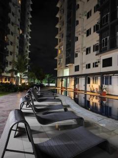 LuxHomme 2- Bedroom Luxury Condo Unit - Manila - 7