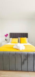 Luxurious and Modern 3b3b Apartment in Hammersmith - 9