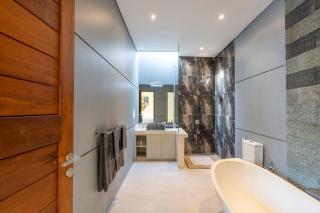 Villa Casey - New Private Villa with 2 Bedroom and Pool By Bali Executive Villa - Kerobokan - 5