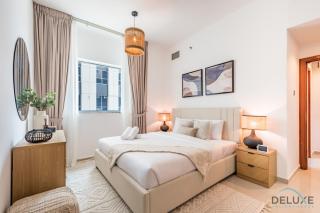 Sophisticated 1BR Apartment in Marina Pinnacle, Dubai Marina by Deluxe Holiday Homes - Dubai - 6