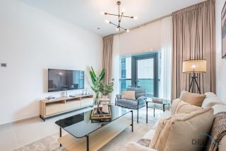 Sophisticated 1BR Apartment in Marina Pinnacle, Dubai Marina by Deluxe Holiday Homes - Dubai - 3