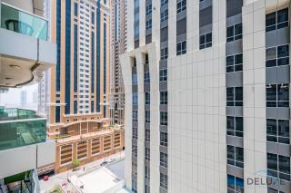 Sophisticated 1BR Apartment in Marina Pinnacle, Dubai Marina by Deluxe Holiday Homes - Dubai - 5