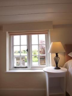Stunning 3 bedroom 3 bath self catering cottage nr Stonehenge, Longleat, Avebury and Bath - 3