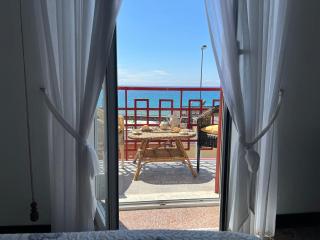 "Casa Franca" Sea Front with WiFi & Air Conditioning - 0