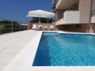 Apartments Lo - Sea view apartment with swimming pool - Split - 9