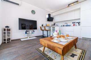 Serene Luxe Oasis Retreat on the Outskirts by Flat Mаnager - Plowdiw - 9