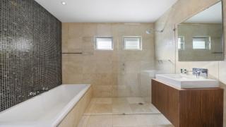 Sapphire Sands - Luxe, Absolute Beachfront, Pool, Spa, Sauna - Sapphire Beach - 1