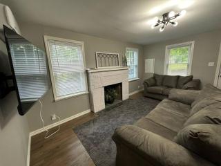 3BR, 2BA and Office Fire Pit,Mins 2 UConn & Lake - Coventry - 0