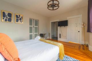 Charming 4 BDR - Walk to Downtown & Free parking! - 9