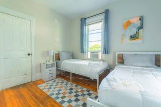 Charming 4 BDR - Walk to Downtown & Free parking! - Salem - 4