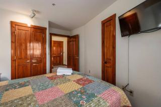 RF219 Hot tub,Heated garage and Parking - Snowshoe - 2