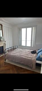 Room in large classic Parisian apartment - París - 0