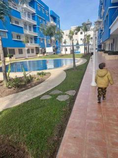 Spacious Family Apartment in Martil - Air Conditioning, Pool & Garden Views - Martil - 9