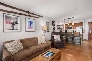 RF222 Hot tub Heated garage Parking - 6