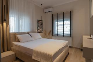 Ellis Luxury Apartment - 9