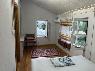 Toktogul Ghesthouse - 1