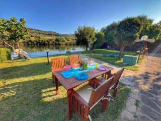 Exclusive Riverside House in the Center of Bosa - Private Garden and Parking" Bosa Apartments - 8
