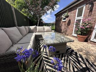 Light, airy and spacious 3 bed home - 6