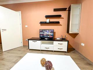 Grand Park 2BR Apartment - Tirana - 7