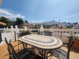 Villa Pinomar - Sleeps 8 - Burriana Beach - Nerja - 4
