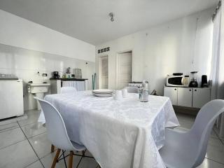 Casa de Hóspedes 2Q até 6 pessoas 100m Praia e entrada independente - Vitória - 6